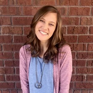 Meet your Posher, Claire